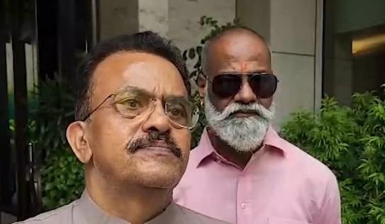 ओवैसी