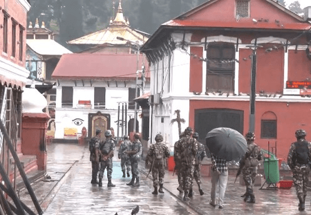 नेपाल में हिंसक प्रदर्शनों के बीच पशुपतिनाथ मंदिर बंद, सेना तैनात