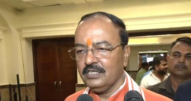 बाबर और बाबरी का समर्थन करने वालों को राम मंदिर पर बोलने का हक नहीं : केशव प्रसाद मौर्य
