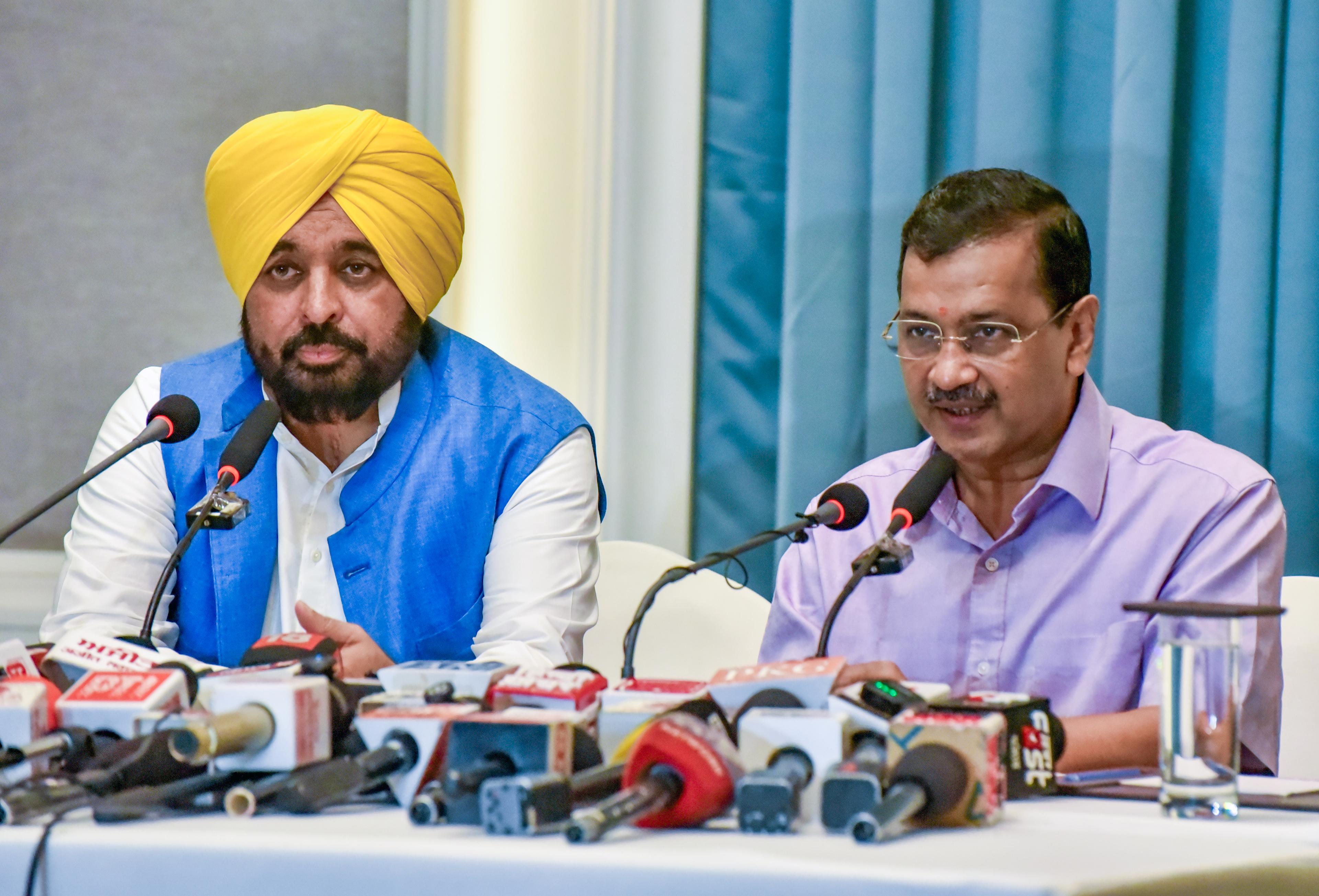 अमृतसर में केजरीवाल के सीता मंदिर बनाने के ऐलान की एनडीए के नेताओं ने की आलोचना