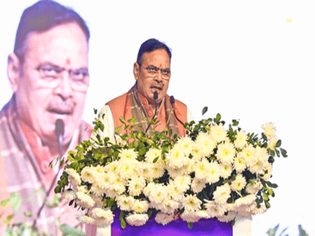 राजस्थान: जगद्गुरु स्वामी रामभद्राचार्य महाराज के जन्मदिन समारोह में शामिल हुए सीएम भजनलाल शर्मा
