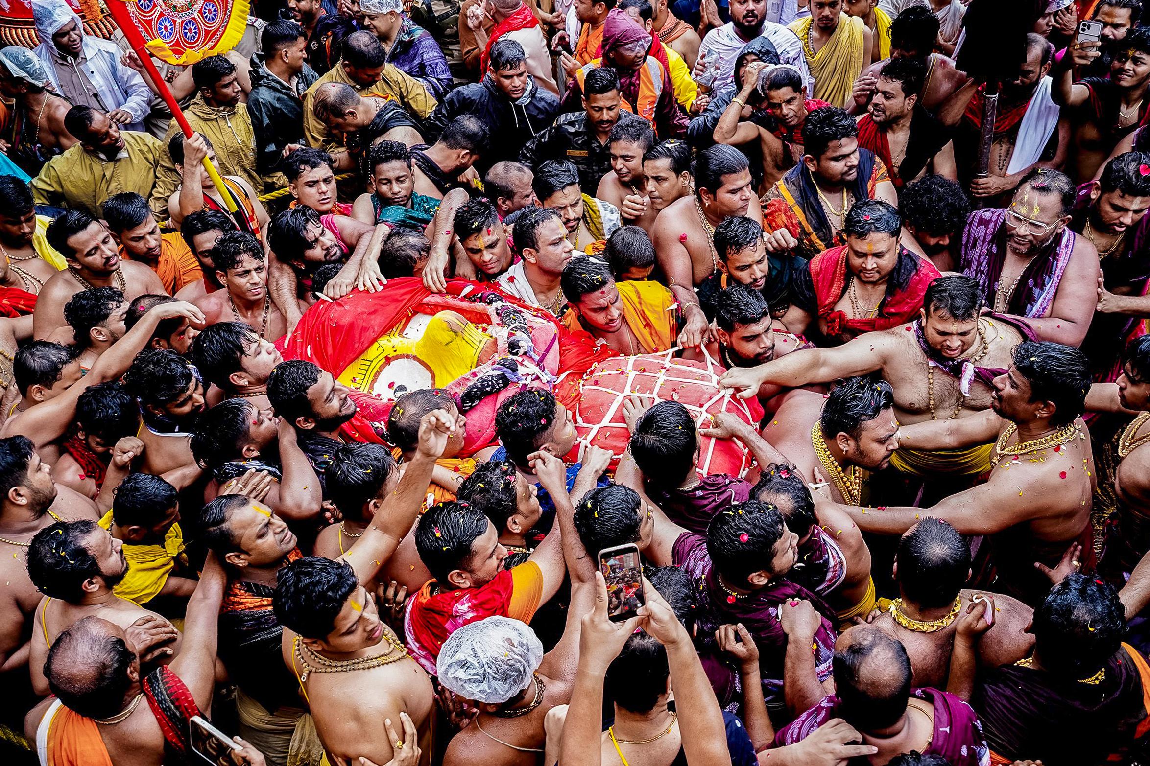 जगन्नाथ पुरी रथ यात्रा : बारिश भी लाखों श्रद्धालुओं के उत्साह को कम नहीं कर सकी