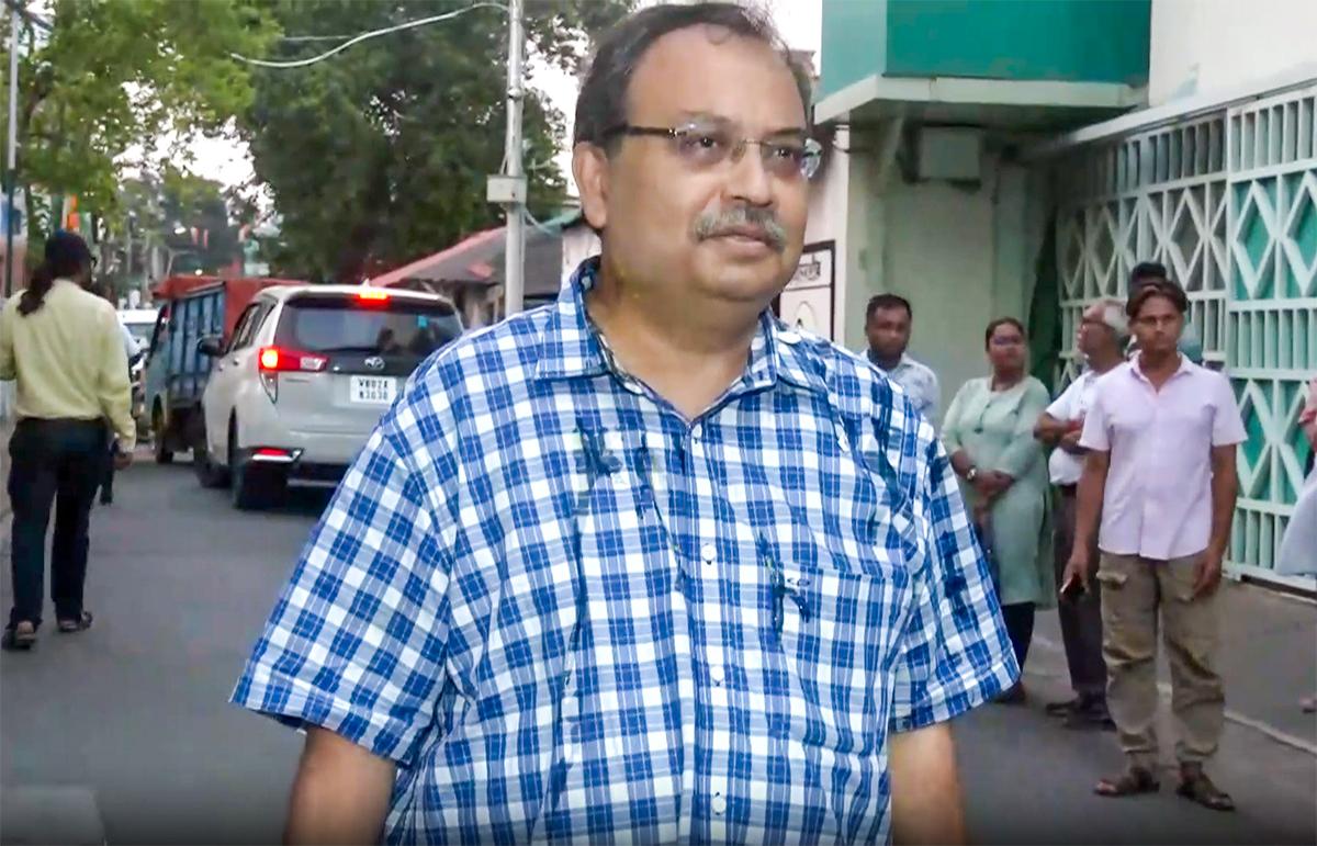 कुणाल घोष पर अंडा फेंकने के मामले में दो आरोपी गिरफ्तार, पुलिस ने मुकदमा दर्ज किया