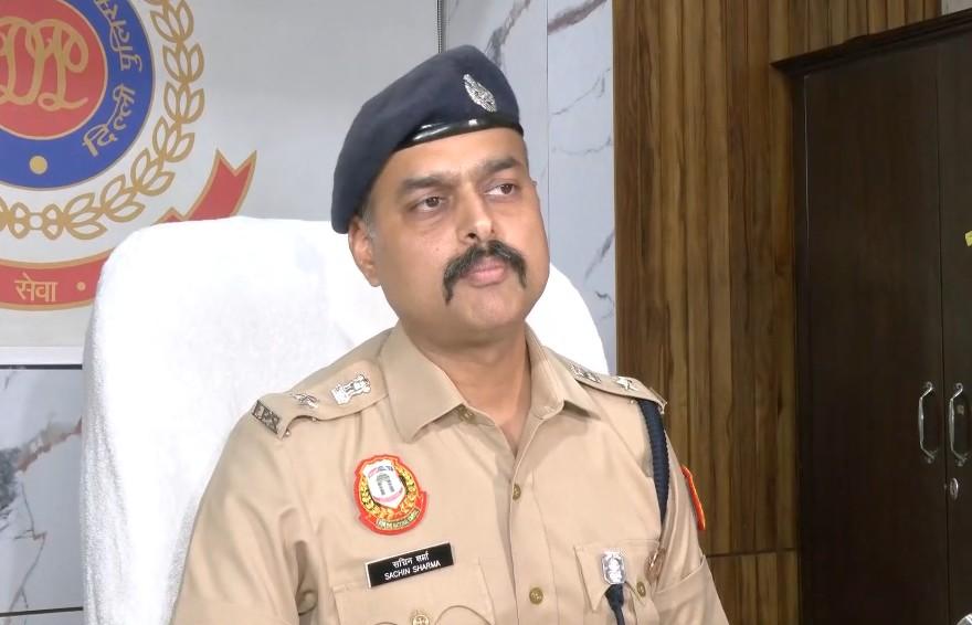 कॉकरोच जनता पार्टी को संसद मार्च की कोई अनुमति नहीं, निषेधाज्ञा लागू: डीसीपी सचिन शर्मा