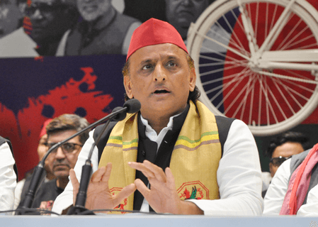 सरकार के फैसले के कारण व्यापारियों पर आया संकट: अखिलेश यादव