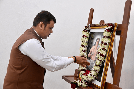 महाराष्ट्र : भगवान चक्रधर स्वामी की जयंती, राज्यपाल और मुख्यमंत्री ने दी श्रद्धांजलि