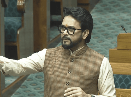अनुराग ठाकुर ने टीएमसी सांसद पर ई-सिगरेट पीने का लगाया आरोप, लोकसभा में हंगामा