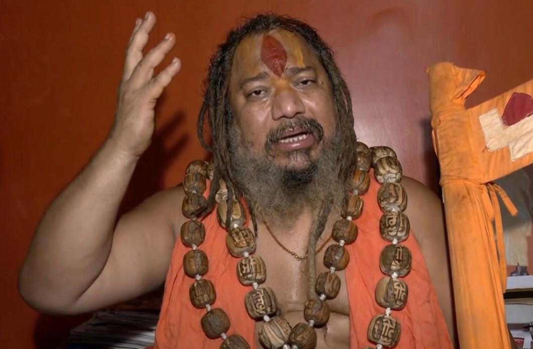 मौलाना जरजिस अंसारी के बयान पर संतों का पलटवार, कहा- सनातन संस्कृति पर टिप्पणी बर्दाश्त नहीं