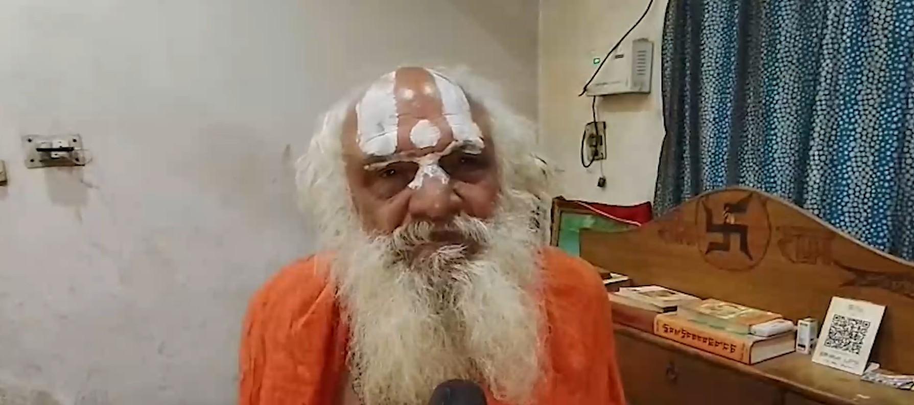 'चोर ही चोर-चोर चिल्ला रहे', राम मंदिर दान प्रकरण में दर्ज एफआईआर पर अयोध्या के संतों ने उठाए सवाल