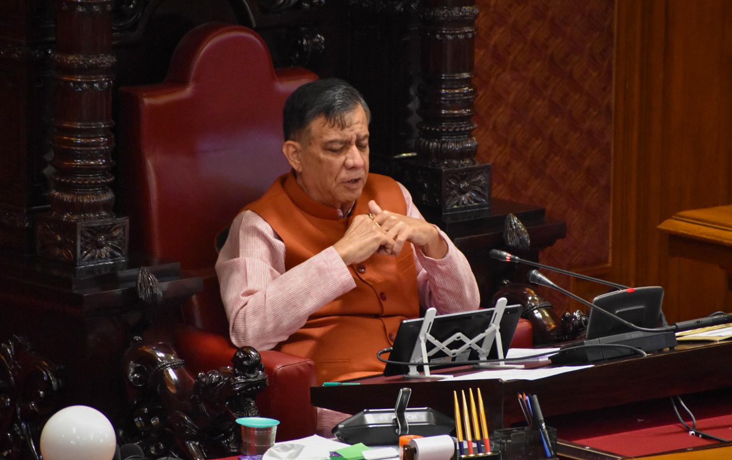 यूपी : विधानसभा में भावुक हुए सतीश महाना, कहा- कल की घटना ने भीतर तक आहत किया
