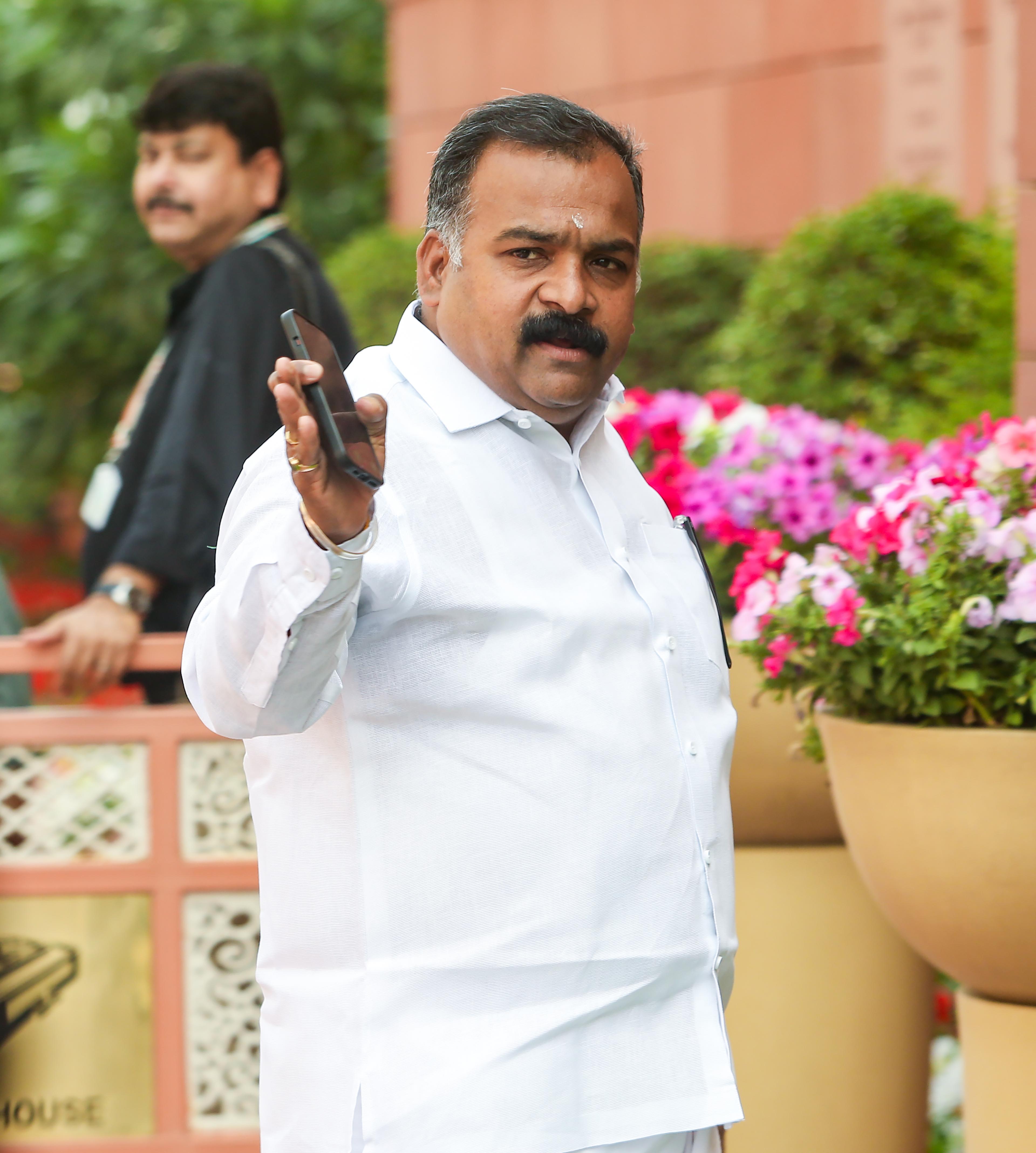 मणिकम टैगोर बी. ने दिया स्थगन प्रस्ताव का नोटिस, छात्रों के विरोध-प्रदर्शन के दौरान पुलिस की कार्रवाई पर गृह मंत्री से मांगा जवाब