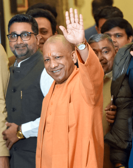 सीएम योगी ने प्रदेशवासियों से शीतलहर में जरूरतमंदों की मदद का किया आह्वान