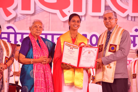 शिक्षित युवा समाज में परिवर्तन के अग्रदूत, नारी शक्ति बल और विजय का प्रतीक: राज्यपाल