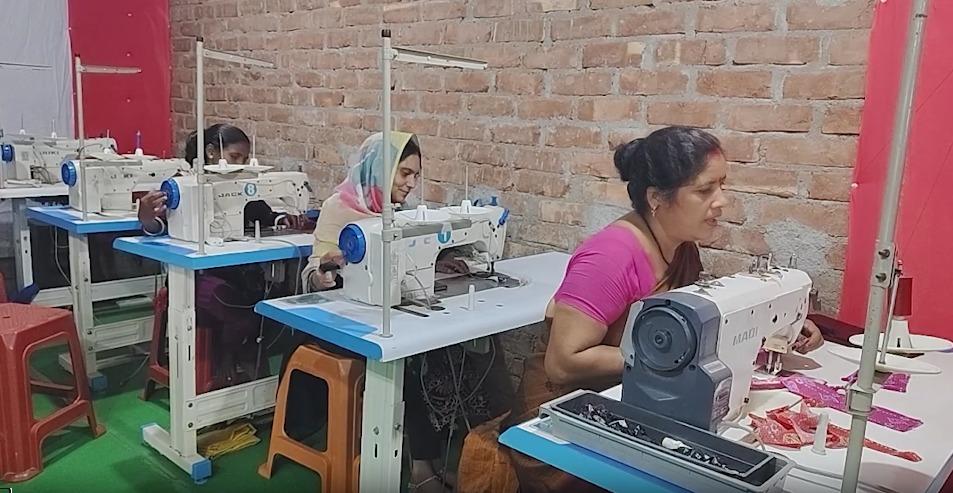 शेखपुरा में पीएमईजीपी से बदली गौरी की किस्मत, सिलाई-हैंडीक्राफ्ट से 20 लोगों को दे रहीं रोजगार