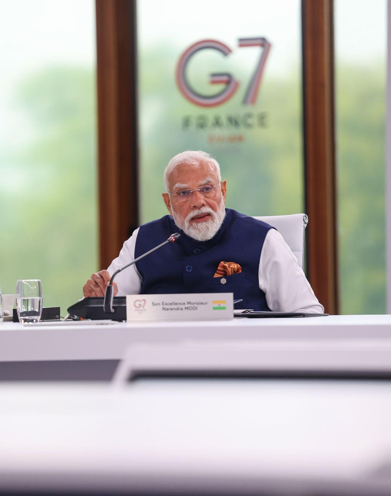 जी-7 समिट में पीएम मोदी ने कहा, 'साझेदारी, कनेक्टिविटी और समावेशी विकास से नए विश्व का निर्माण संभव'