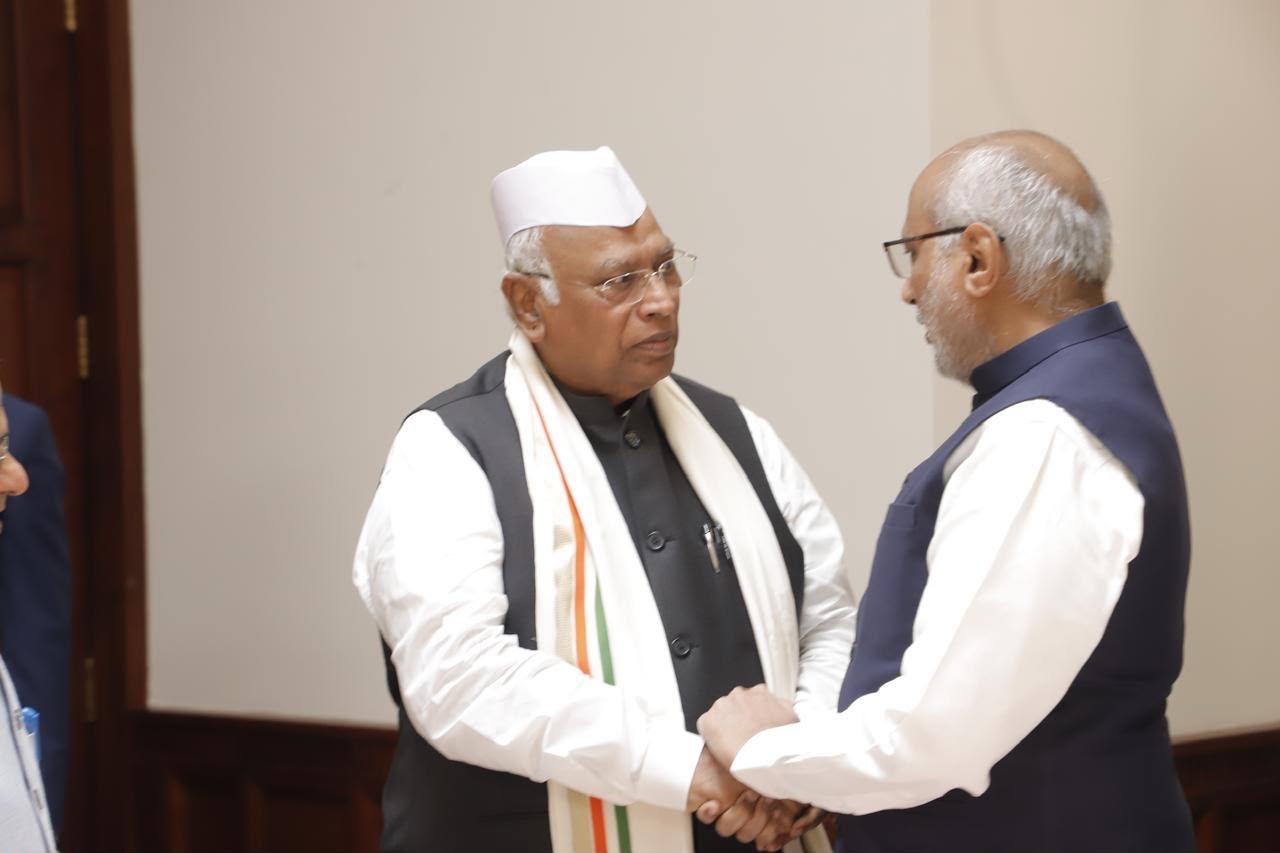 कांग्रेस अध्यक्ष मल्लिकार्जुन खड़गे बने एक बार फिर से राज्यसभा में विपक्ष के नेता