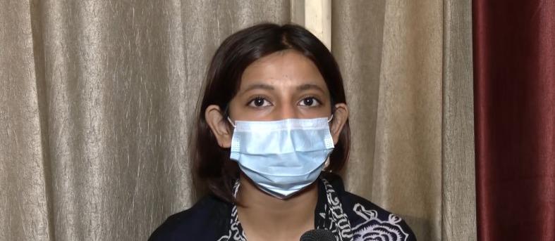 पीएम मोदी के खिलाफ अभद्र बयान देने वाली लड़की ने मांगी माफी, मां बोली- बेटी को गोद लें प्रधानमंत्री