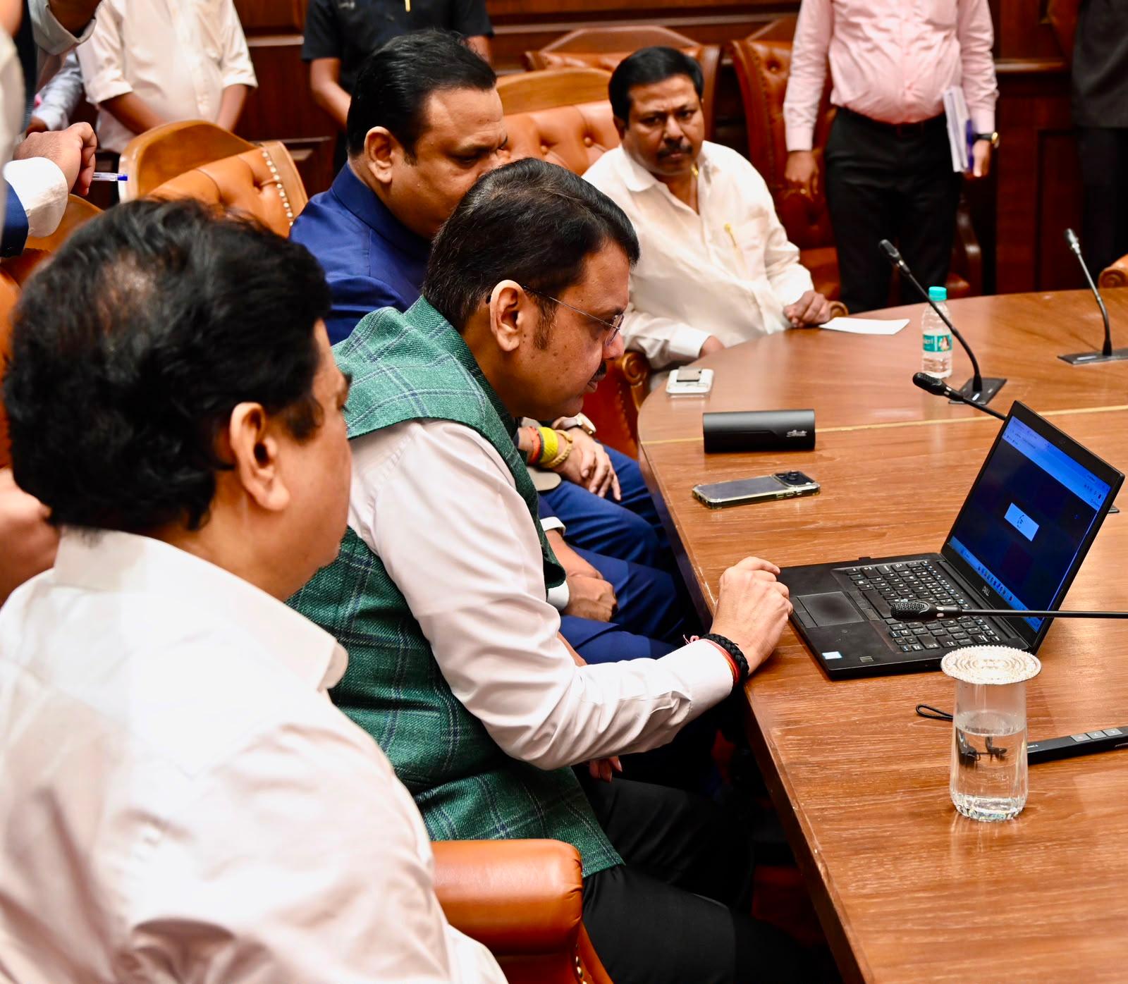 महाराष्ट्र : सीएम ने पारदर्शिता के लिए विधानसभा का डिजिटल डैशबोर्ड किया लॉन्च