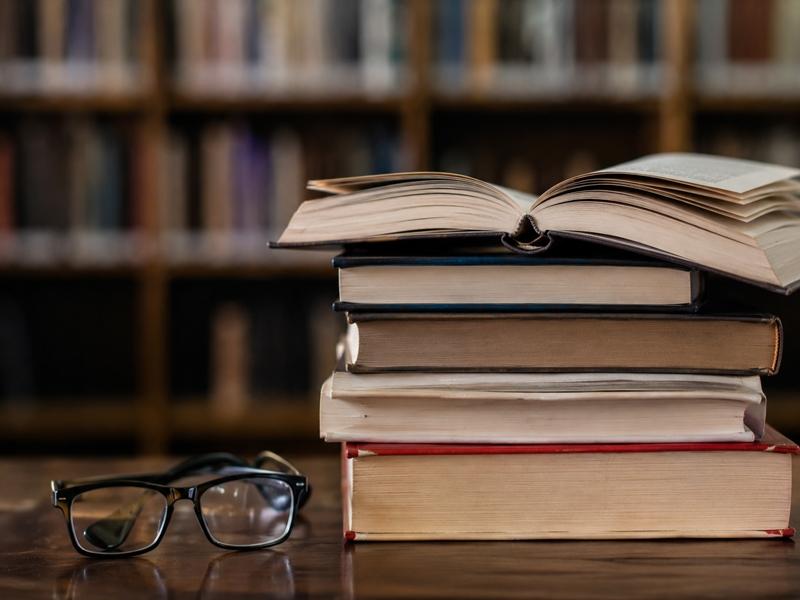 जम्मू-कश्मीर में विवादित किताबों की मंजूरी पर बड़ा एक्शन, 8 अधिकारी सस्पेंड; जांच के आदेश