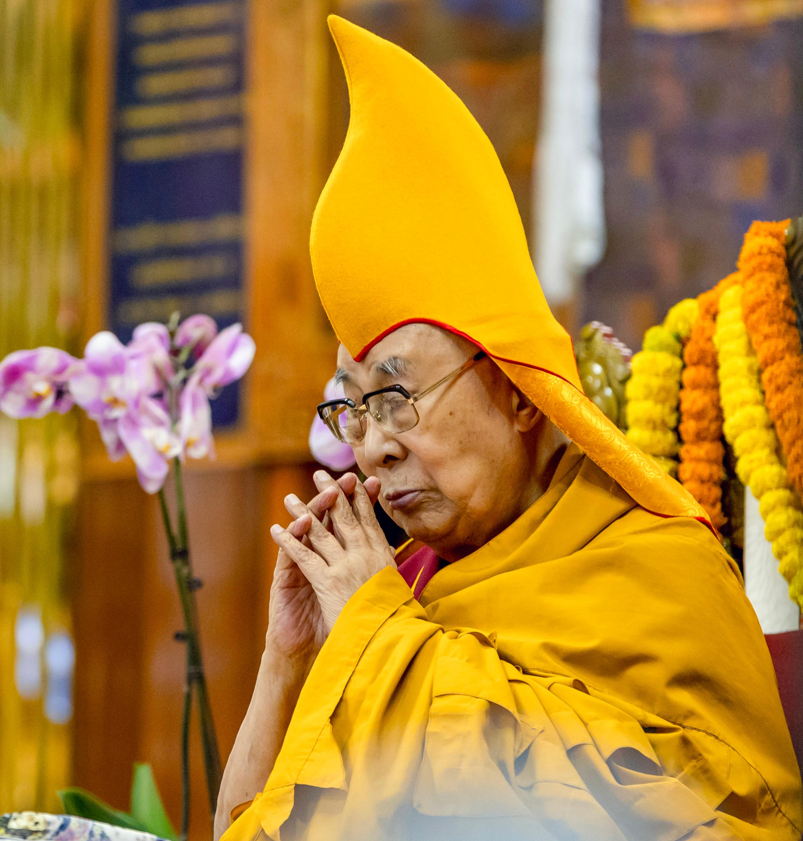 दलाई लामा के बाएं घुटने का सफल ऑपरेशन, चिकित्सक बोले-'रिकवरी अच्छी'