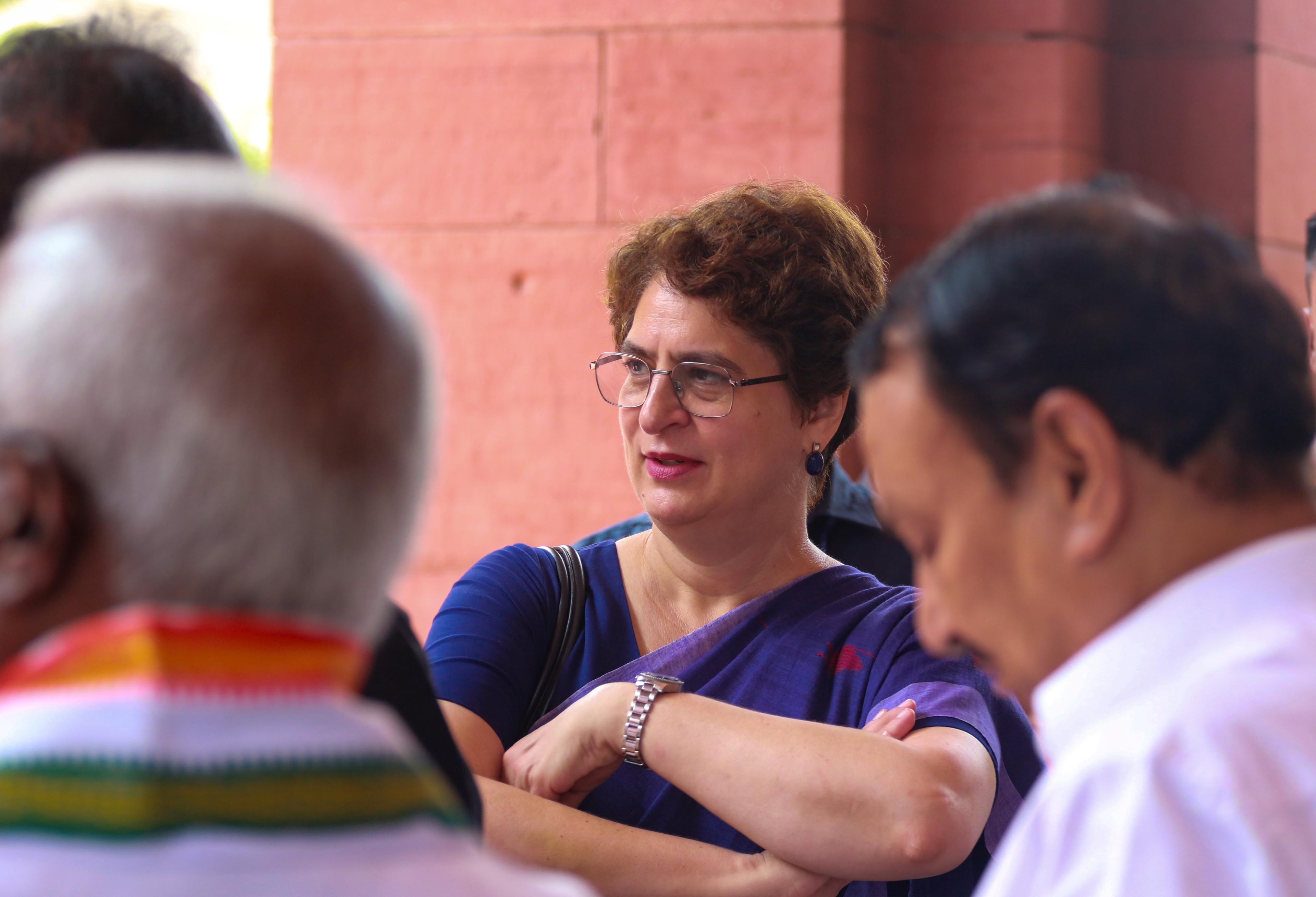 215 कुलपति और शिक्षाविदों ने प्रियंका गांधी को लिखा पत्र, प्रो. कामकोटि पर की गई टिप्पणी पर जताई आपत्ति