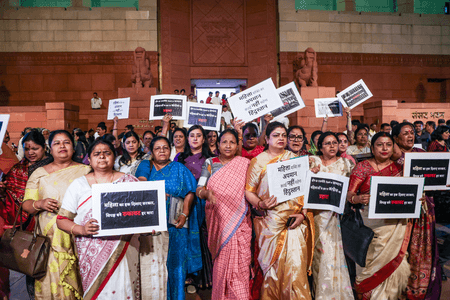 भाजपा महिला सांसदों का हमला, बोलीं- विपक्ष ने महिलाओं के साथ किया विश्वासघात