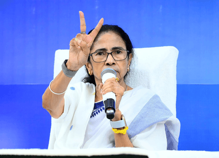 भाजपा अगर 500-700 वोटों से आगे हो, तो दोबारा गिनती की मांग करें: सीएम ममता