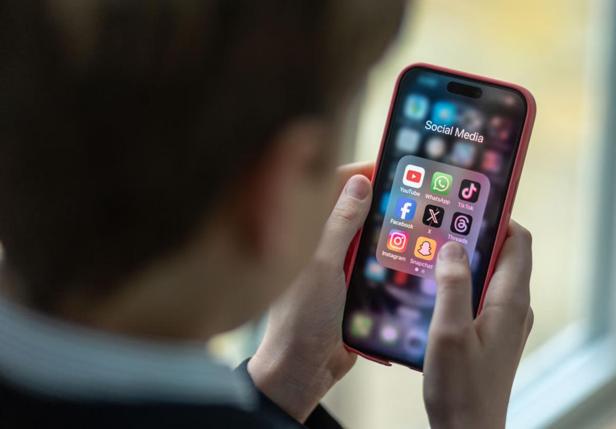 Australia bans social media