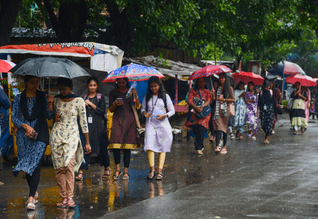 तमिलनाडु के कई इलाकों में बदला मौसम का मिजाज