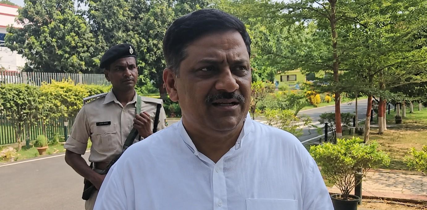 प्रधानमंत्री किसान सम्मान निधि योजना से किसानों को मिला काफी लाभ : संजय झा