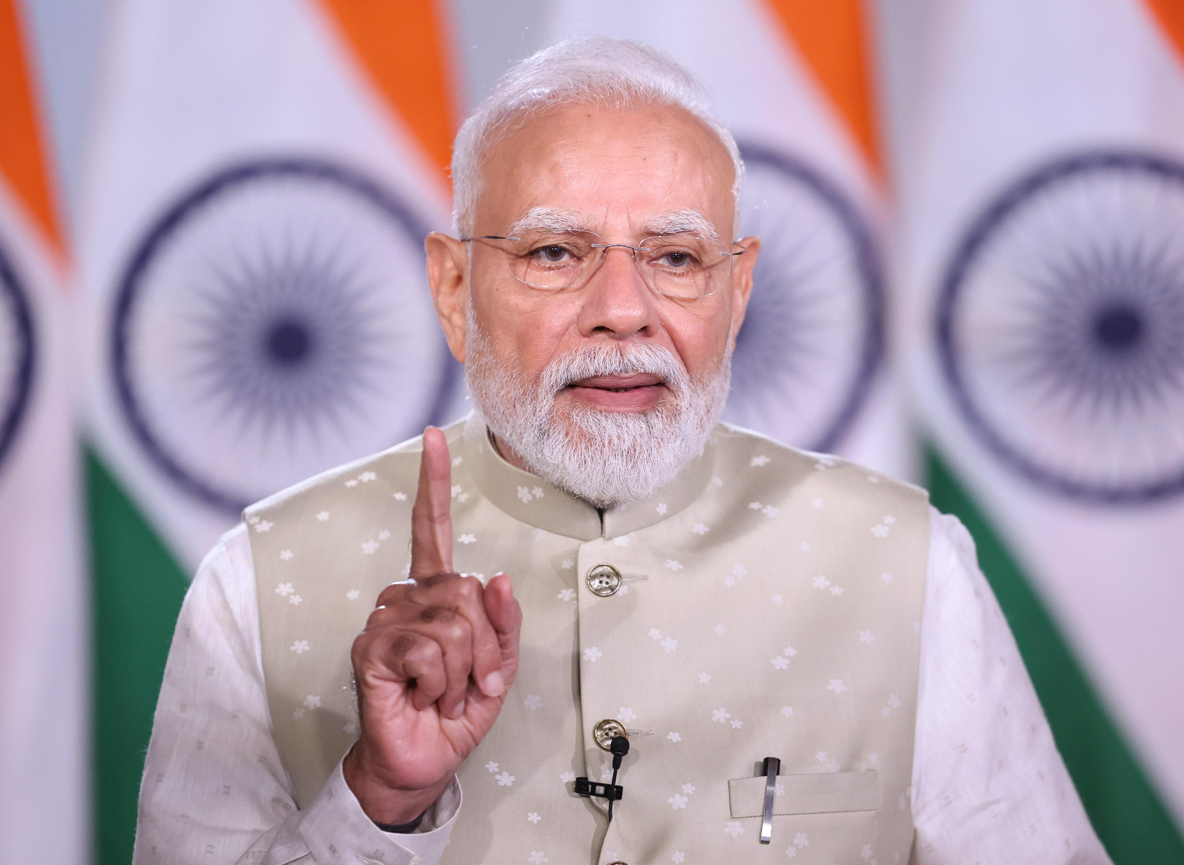 दुनिया युद्ध में डूबी हुई है, भारत तेज गति से प्रगति कर रहा