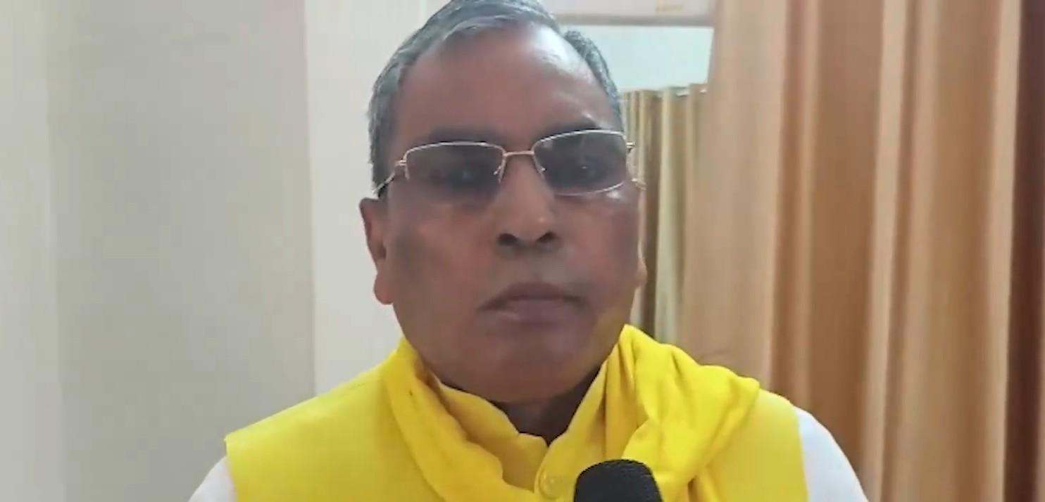 अखिलेश यादव आने वाले दिनों में भाग जाएंगे पाकिस्तान