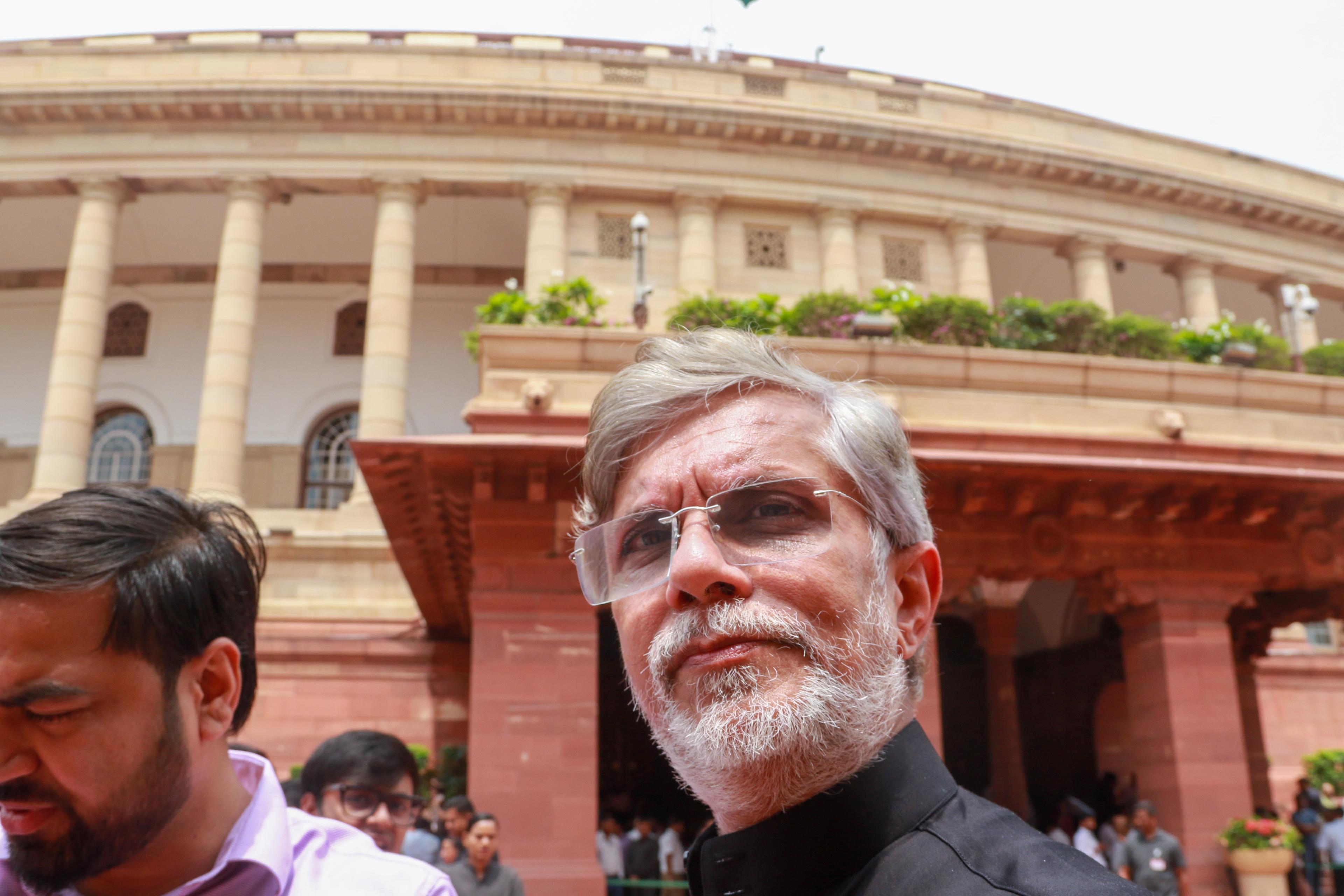 विपक्ष के सांसदों ने छात्रों की पिटाई पर अमित शाह से मांगा जवाब, कहा- 'किसने दिया छात्रों पर पैलेट गन चलाने का आदेश'