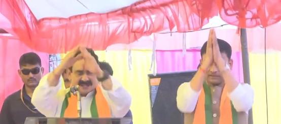 दतिया रैली में भावुक हुए नरोत्तम मिश्रा, टिकट न मिलने के बावजूद भाजपा उम्मीदवार आशुतोष का किया समर्थन