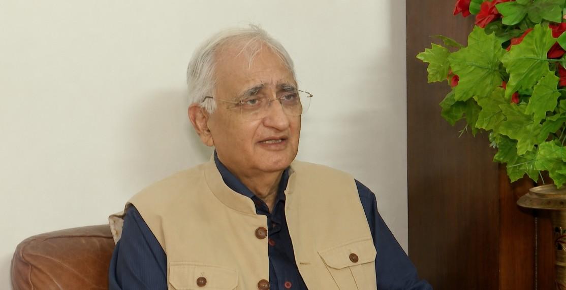 पासपोर्ट-नागरिकता विवाद पर सलमान खुर्शीद ने उठाए सवाल, कहा-पासपोर्ट पर स्पष्टीकरण की जरूरत क्यों पड़ी