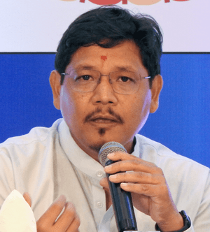 मेघालय कोयला खदान विस्फोट की जांच की घोषणा करते मुख्यमंत्री कॉनराड संगमा