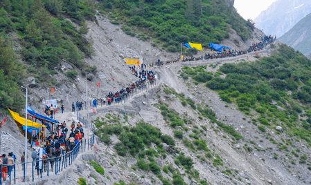 अमरनाथ यात्रा: जम्मू से 6411 तीर्थयात्रियों का एक और जत्था रवाना, पहले दिन 12 हजार से अधिक भक्तों ने किए दर्शन