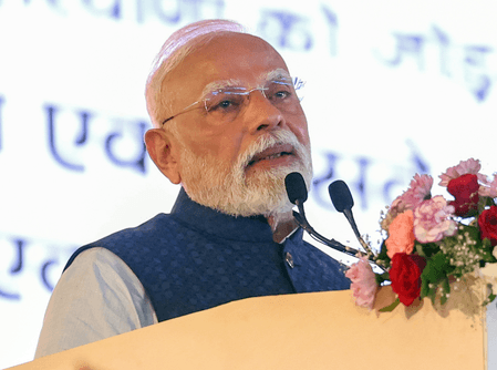 गुजरात में सड़क, रेलवे, ऊर्जा और शहरी बुनियादी ढांचे जैसे क्षेत्रों से जुड़ी हैं परियोजनाएं : पीएम मोदी
