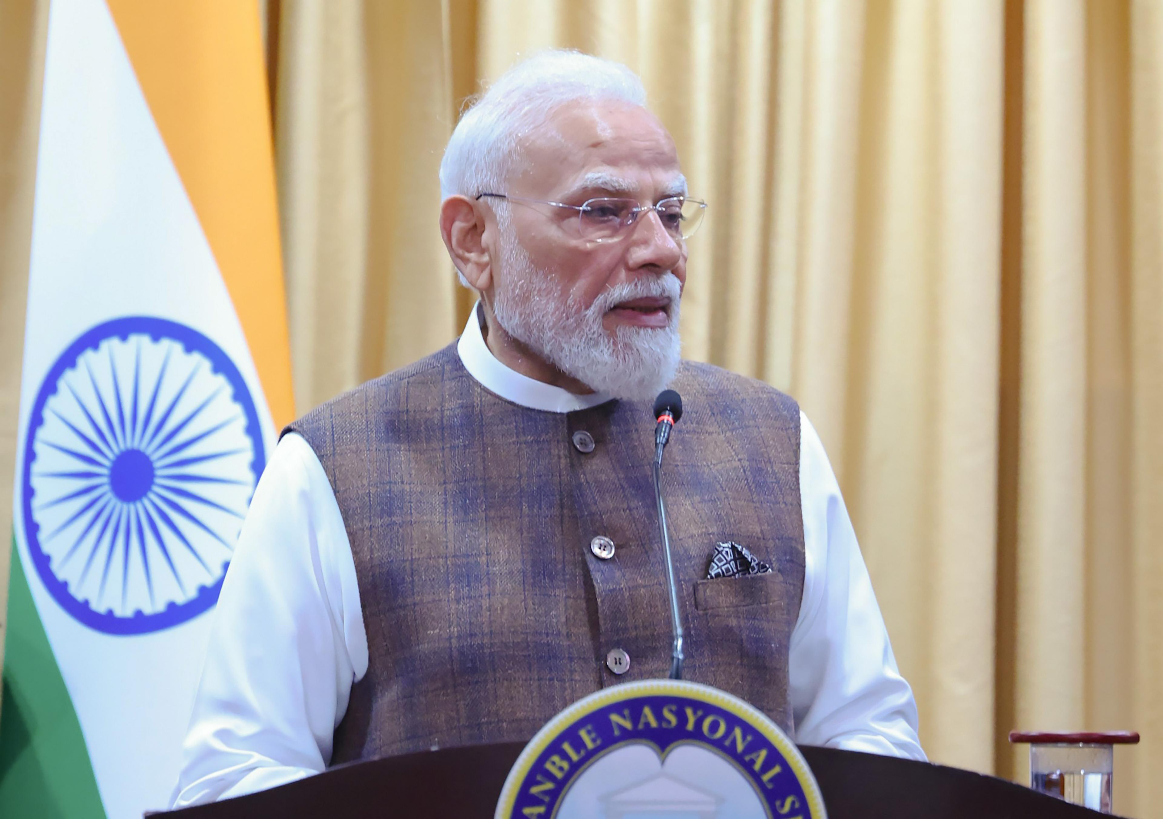 अलग-अलग संस्कृतियों का सम्मान करने से विश्वास और सहयोग की बढ़ती है भावना : पीएम मोदी