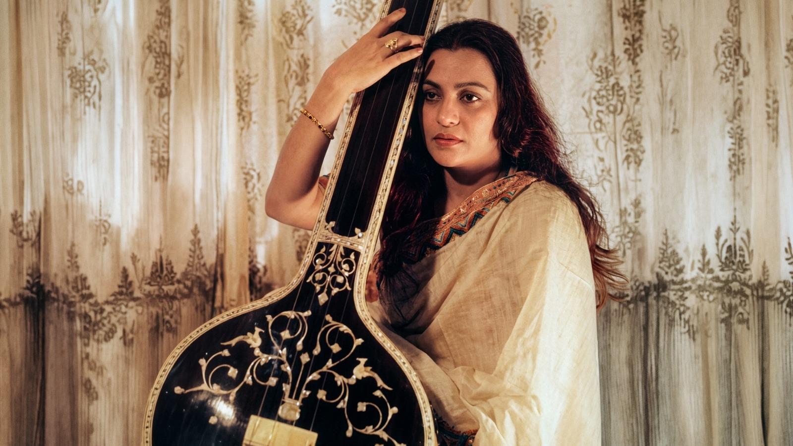 अंखियों के झरोखों से
