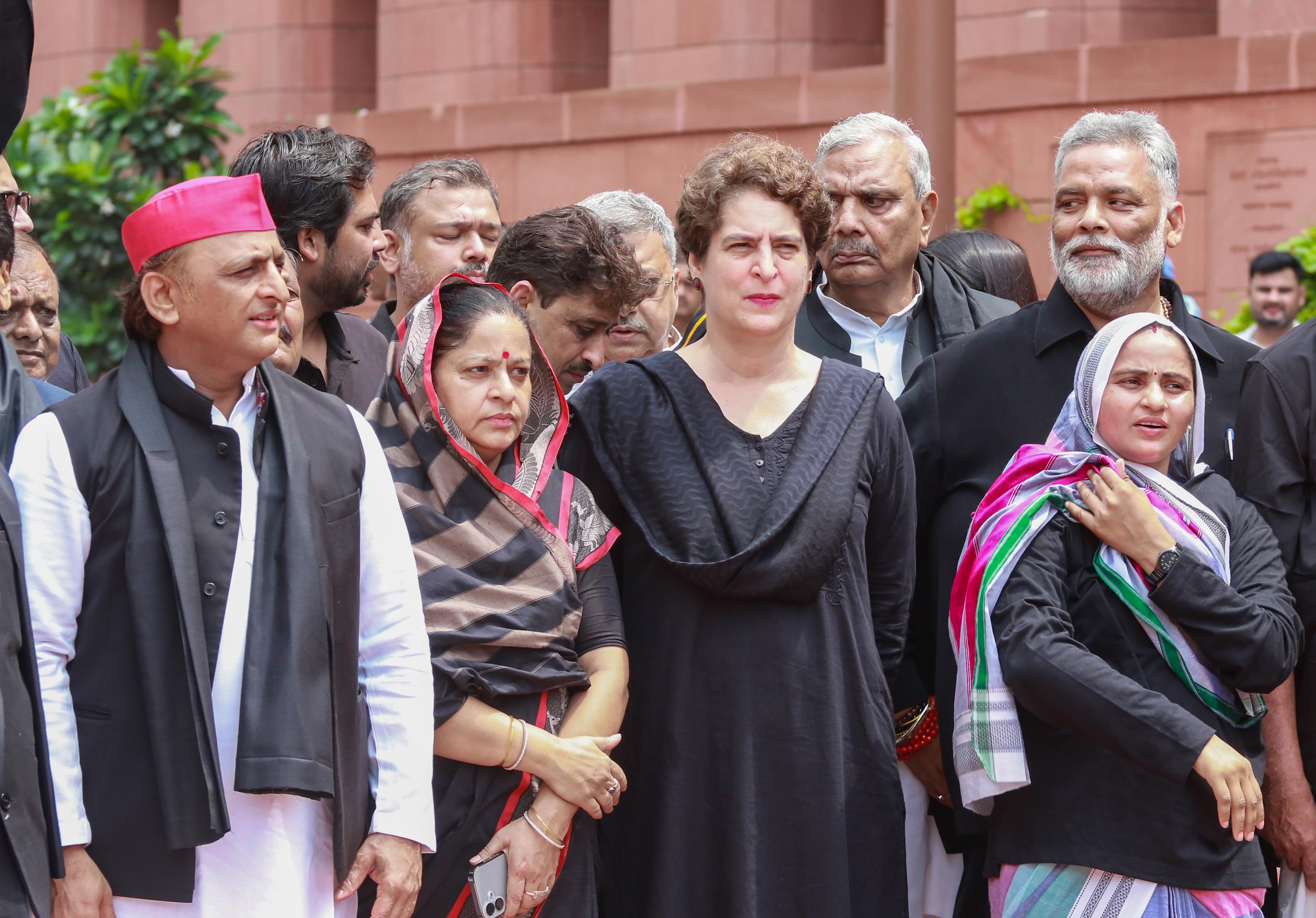 'अगर सरकार स्थगन प्रस्ताव स्वीकार नहीं करती है तो आंदोलन जारी रहेगा', पेपर लीक को लेकर विपक्ष का ऐलान