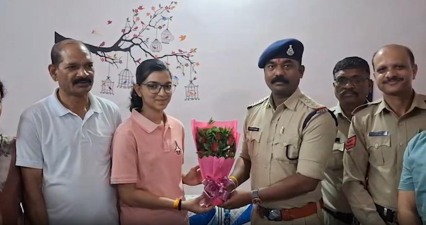 छिंदवाड़ा की बेटी आसमान में भरेगी उड़ान, इंडियन एयरफोर्स में फ्लाइंग ऑफिसर बनीं प्रिया मालवीय