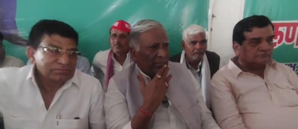 'ओम प्रकाश राजभर टिकट लेकर बेच देते हैं', पूर्व मंत्री शिव कुमार बेरिया का आरोप