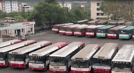 तेलंगाना परिवहन निगम के कर्मचारियों की हड़ताल दूसरे दिन भी जारी, बस सेवाएं ठप