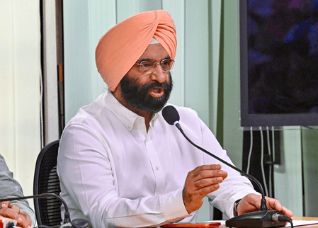 मनजिंदर सिंह सिरसा ने पंजाब पेपर लीक मामले में हरजोत बैंस के इस्तीफे की मांग की, आम आदमी पार्टी पर साधा निशाना