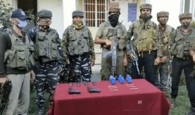 जम्मू-कश्मीर के शोपियां में हथियारों के साथ दो हाइब्रिड आतंकवादी गिरफ्तार
